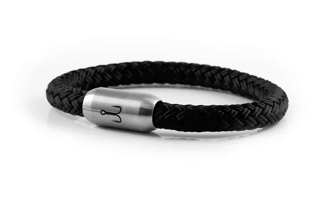 fischers-fritze-makrele-segeltau-armband-schwarz-handgemacht-im-geschenkkarton image 1