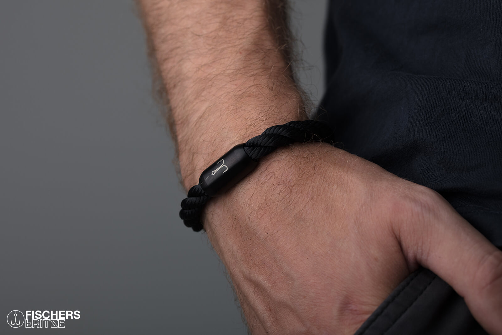 fischers-fritze-torpedomakrele-adam-segeltau-armband-schwarz-gedreht-8-mm image 2