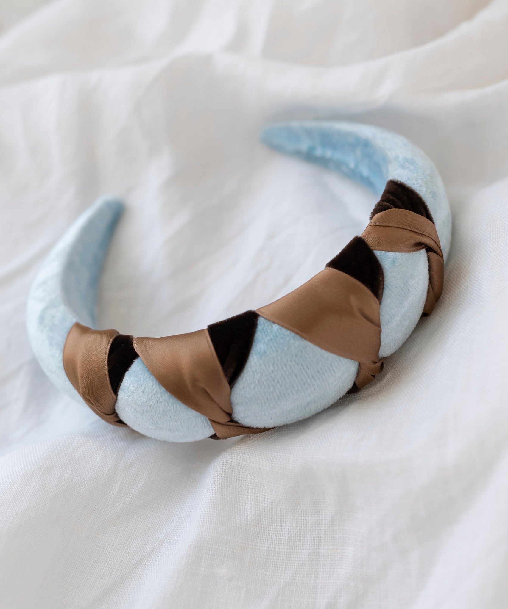 wald-berlin-headband-knot-haarband-aus-samt-in-hellblau-one-size image 2