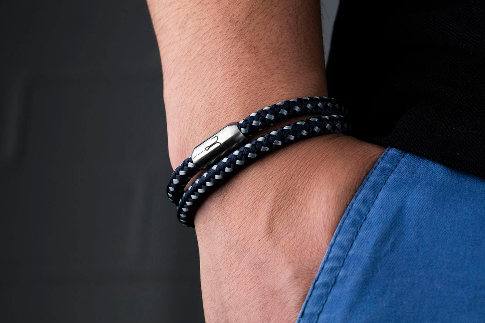 fischers-fritze-garnele-franz-segeltau-armband-marineblau-silbergrau image 2