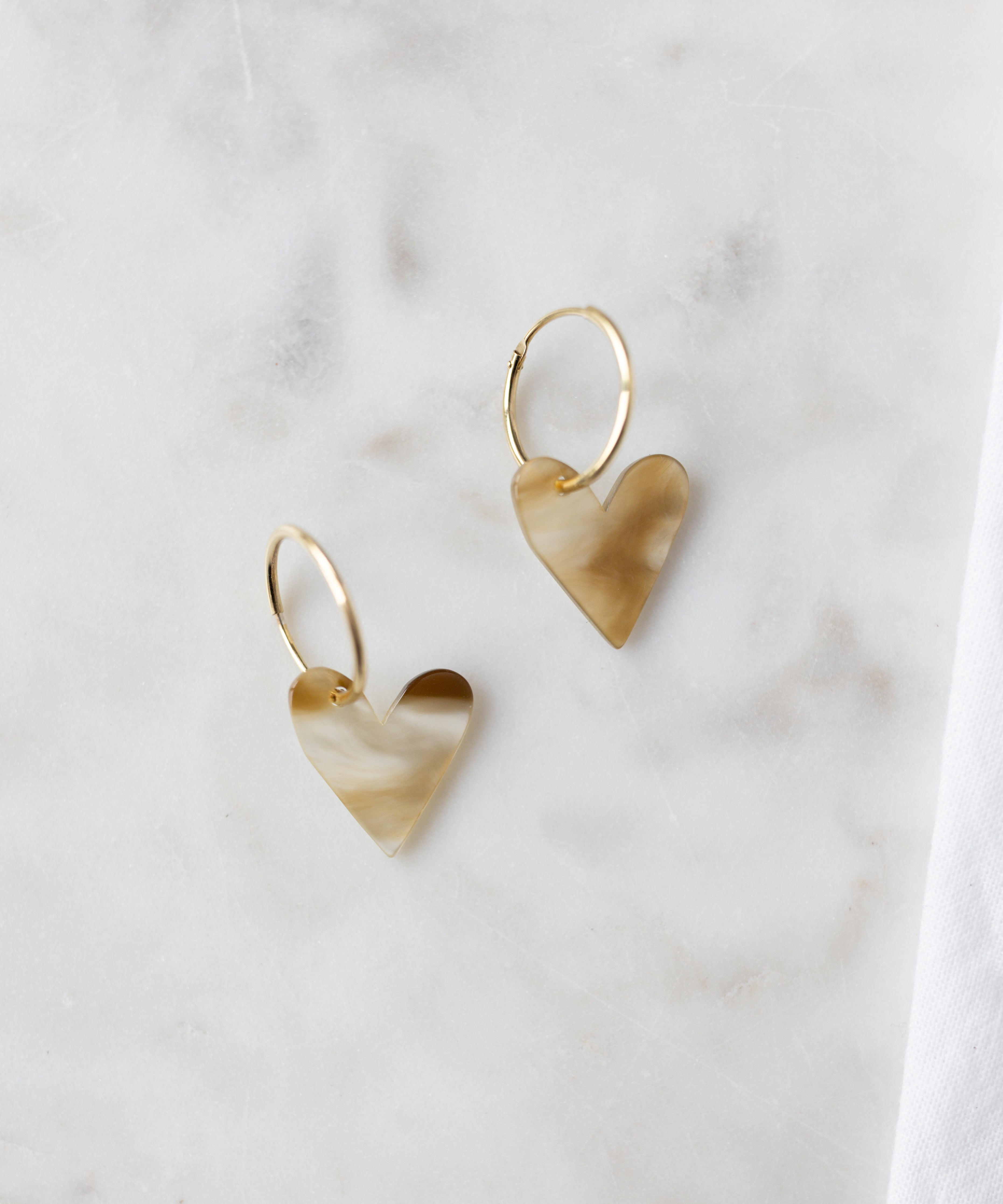 wald-berlin-be-my-lover-exclusive-heart-black-ohrringe-perlmutt-mit-gold-filled image 1