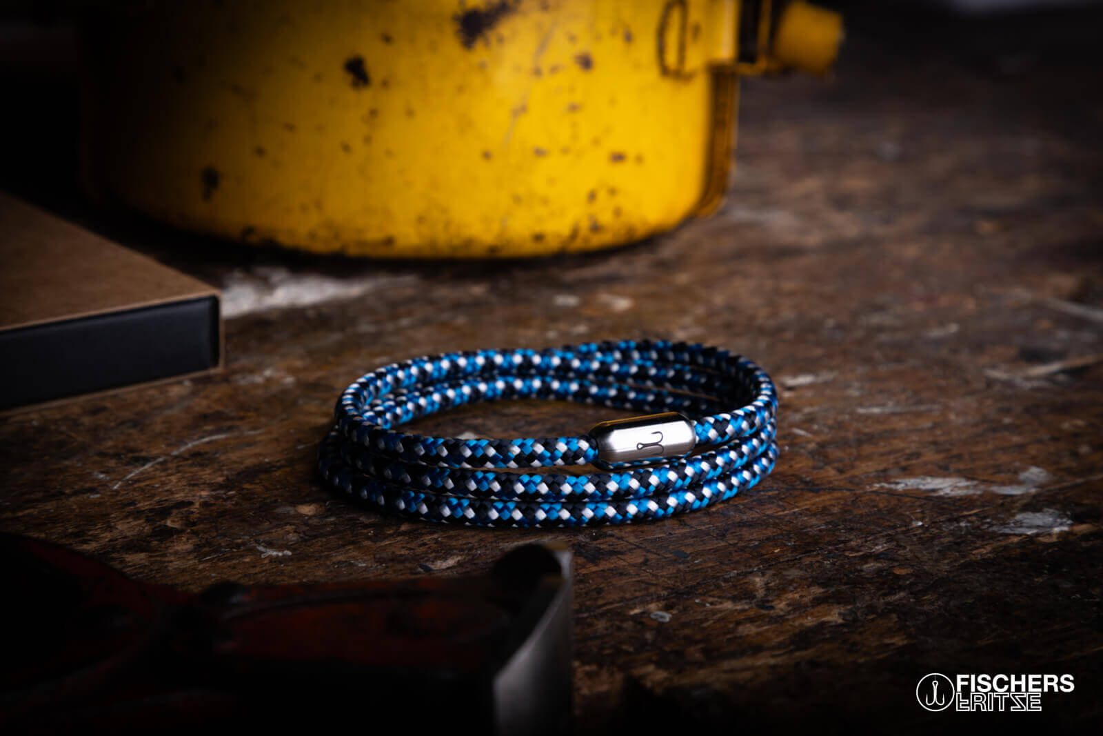 fischers-fritze-forelle-moritz-segeltau-armband-3-fach-marineblau-stahlblau-weis image 4