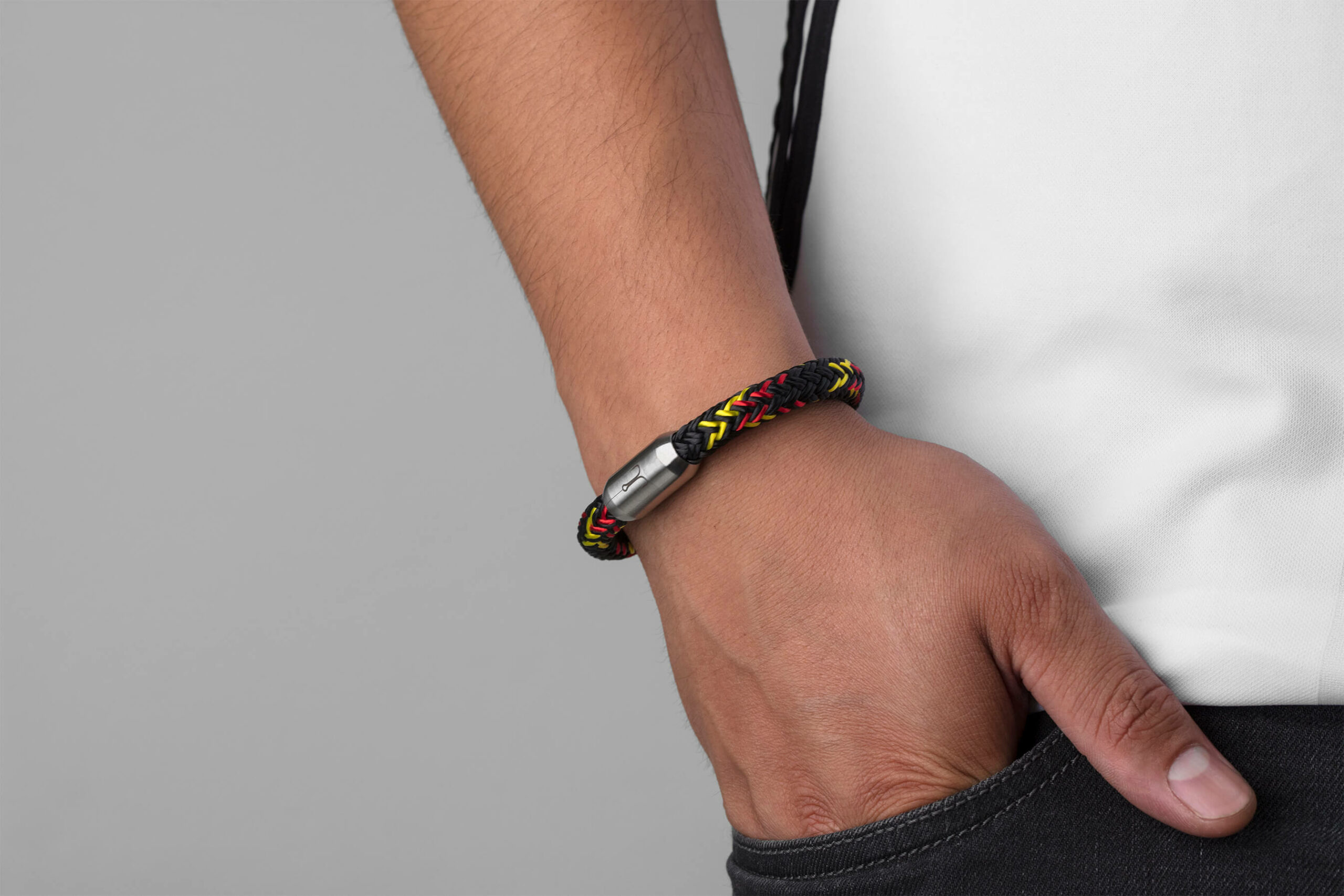 fischers-fritze-makrele-berti-segeltau-armband-deutschland-fan-edition-schwarz-r image 8