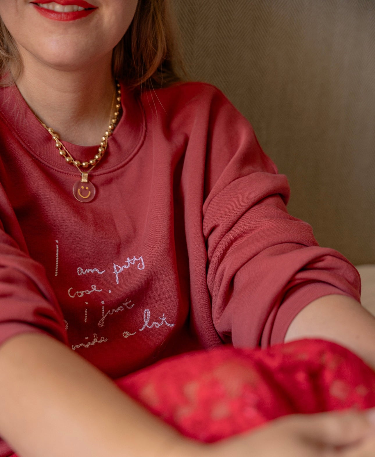 wald-x-rothsicht-pretty-cool-jumper-bordeaux-bio-baumwolle-oversize image 4