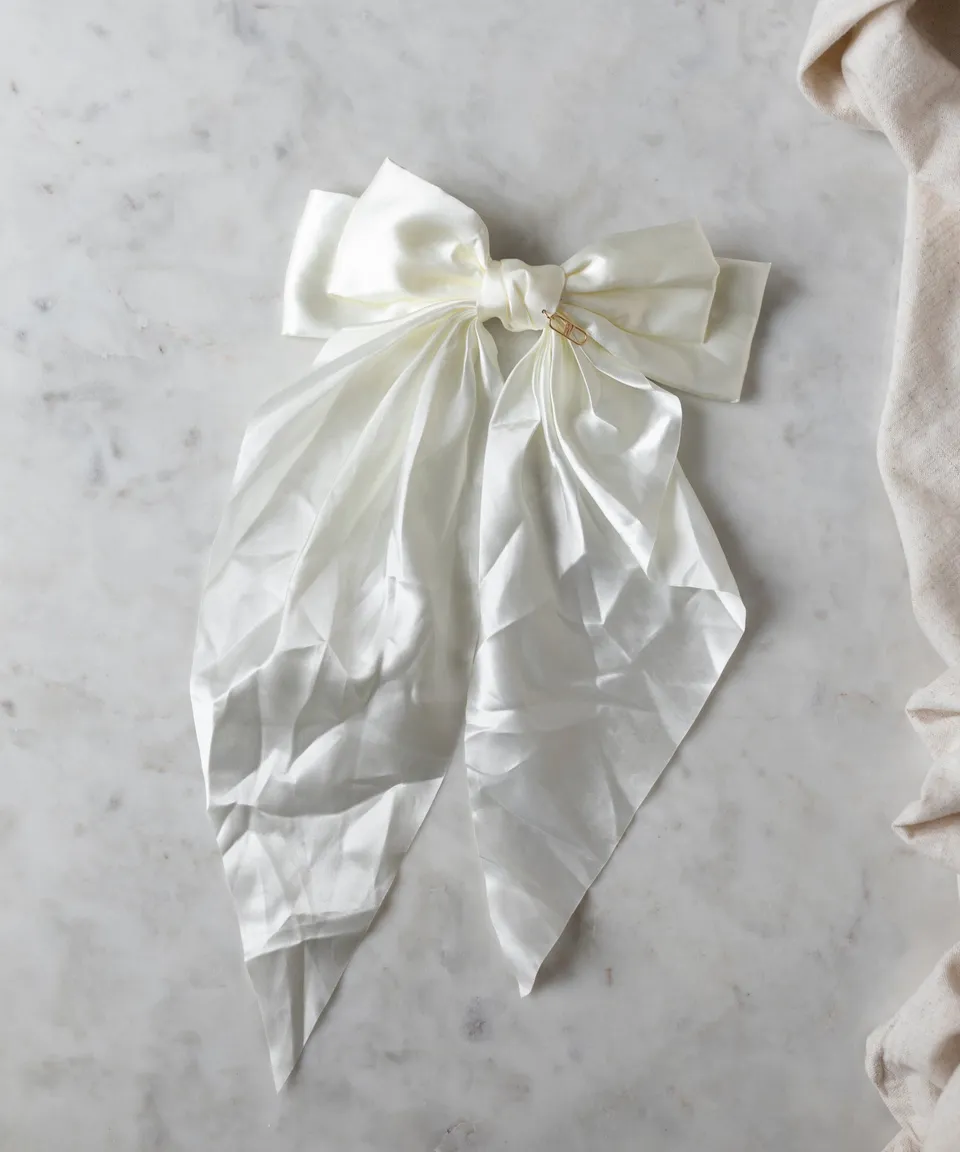 wald-berlin-happy-holidays-cream-hair-bow-festliche-haarschleife-10-cm image 1