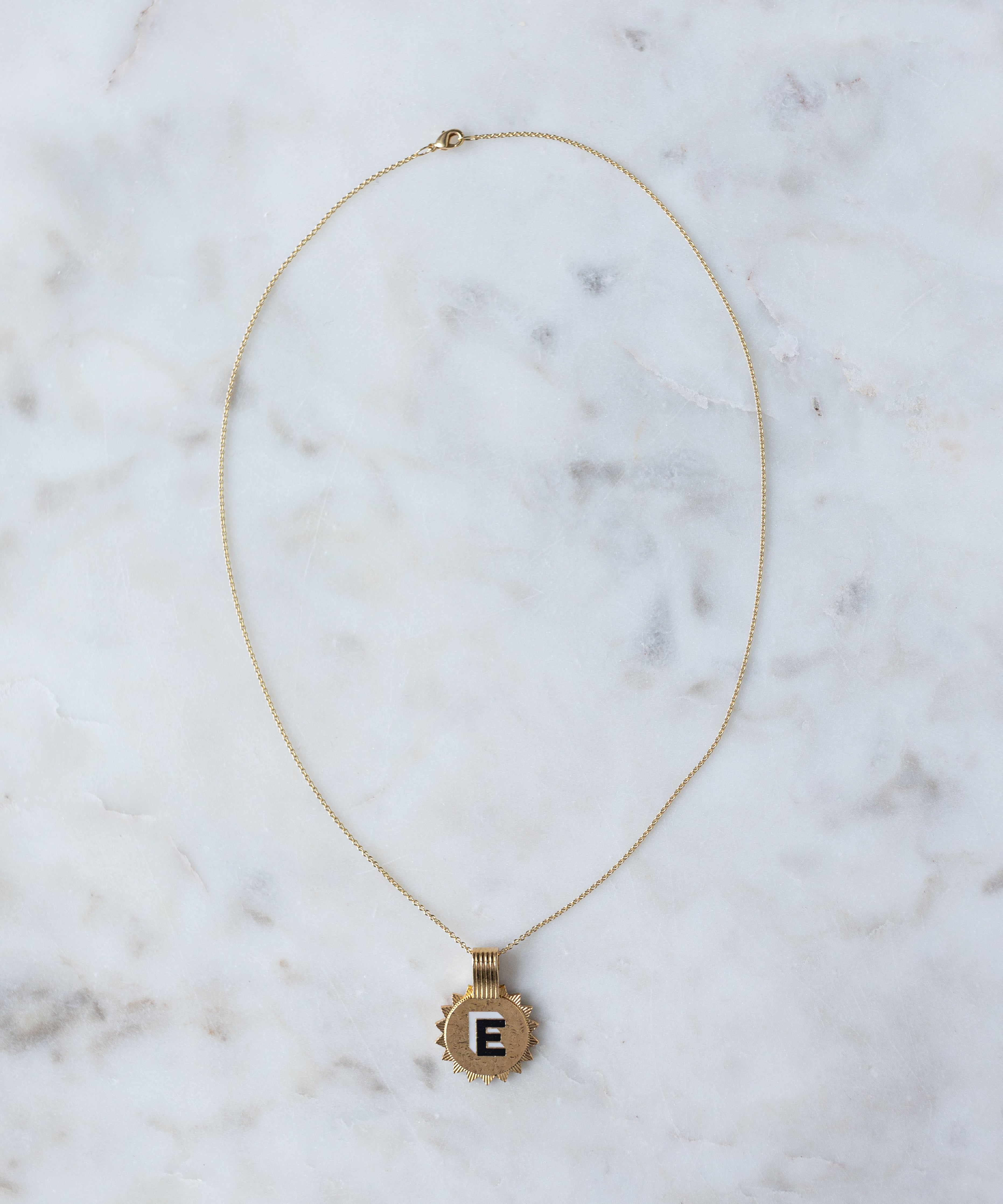 wald-berlin-say-my-name-gold-necklace-initialen-kette image 8