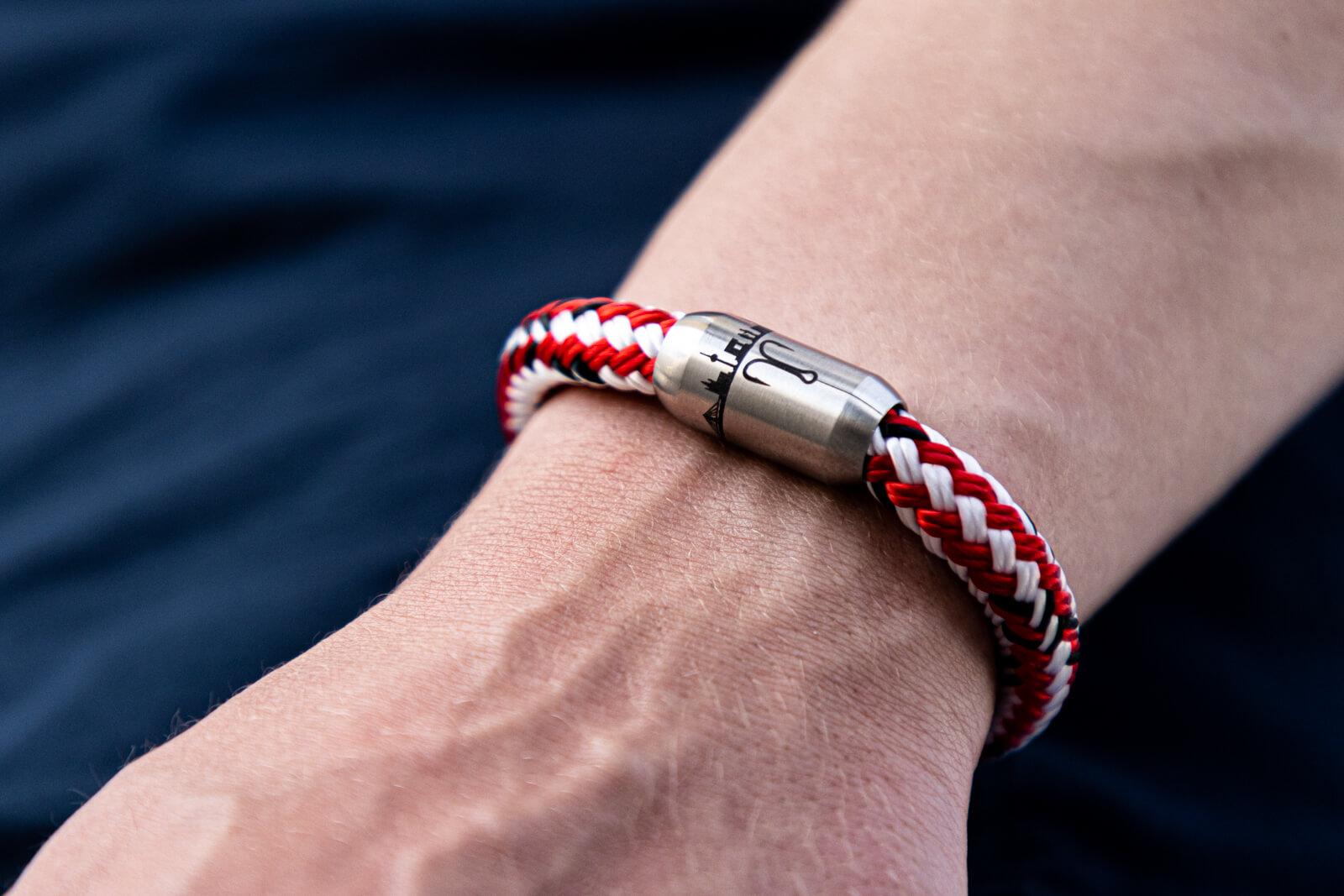 fischers-fritze-makrele-st-dteedition-k-ln-armband-rot-weiss-schwarz image 3