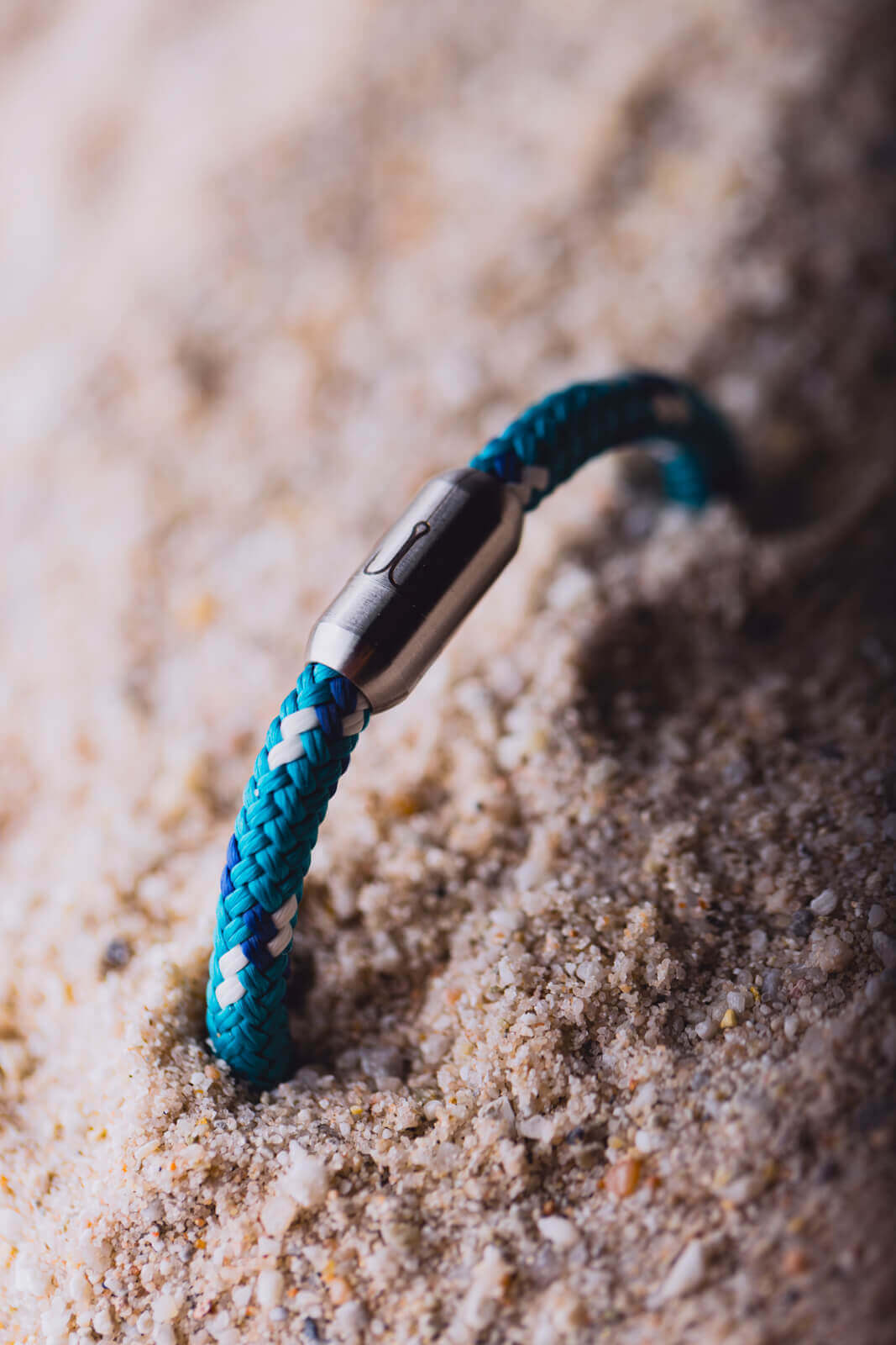 fischers-fritze-krabbe-arielle-segeltau-armband-aquamarin-ozeanblau-weiss image 3