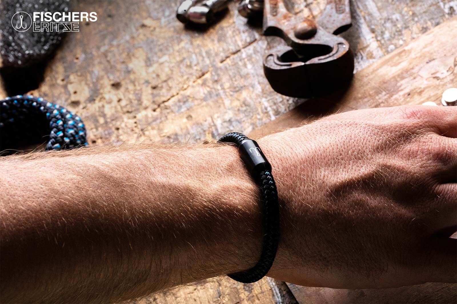 fischers-fritze-torpedokrabbe-freja-segeltau-armband-schwarz-petrol image 3