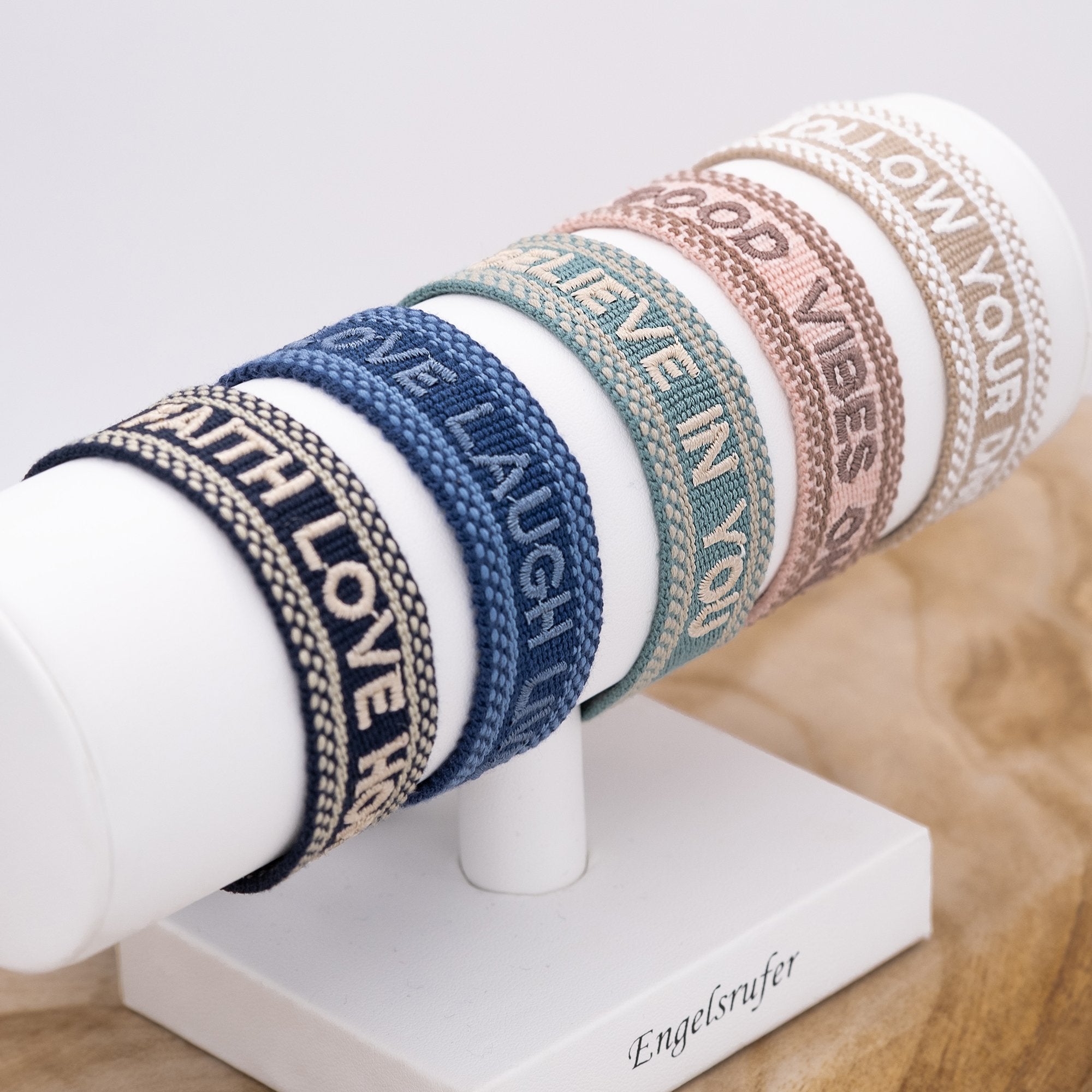 engelsrufer-armband-baumwolle-good-vibes-only image 3