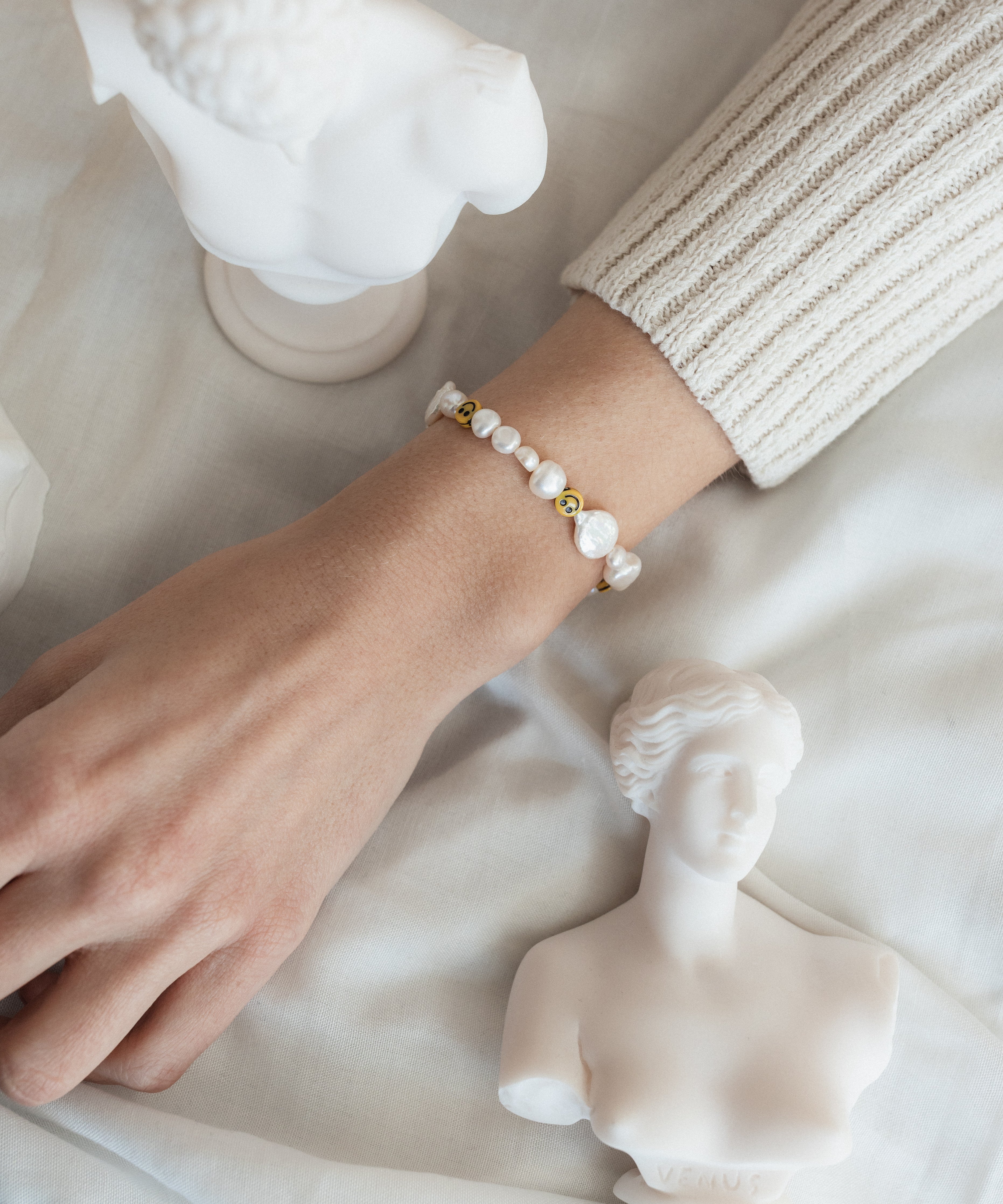 wald-berlin-smilie-dude-pearl-armband-mit-extension image 3