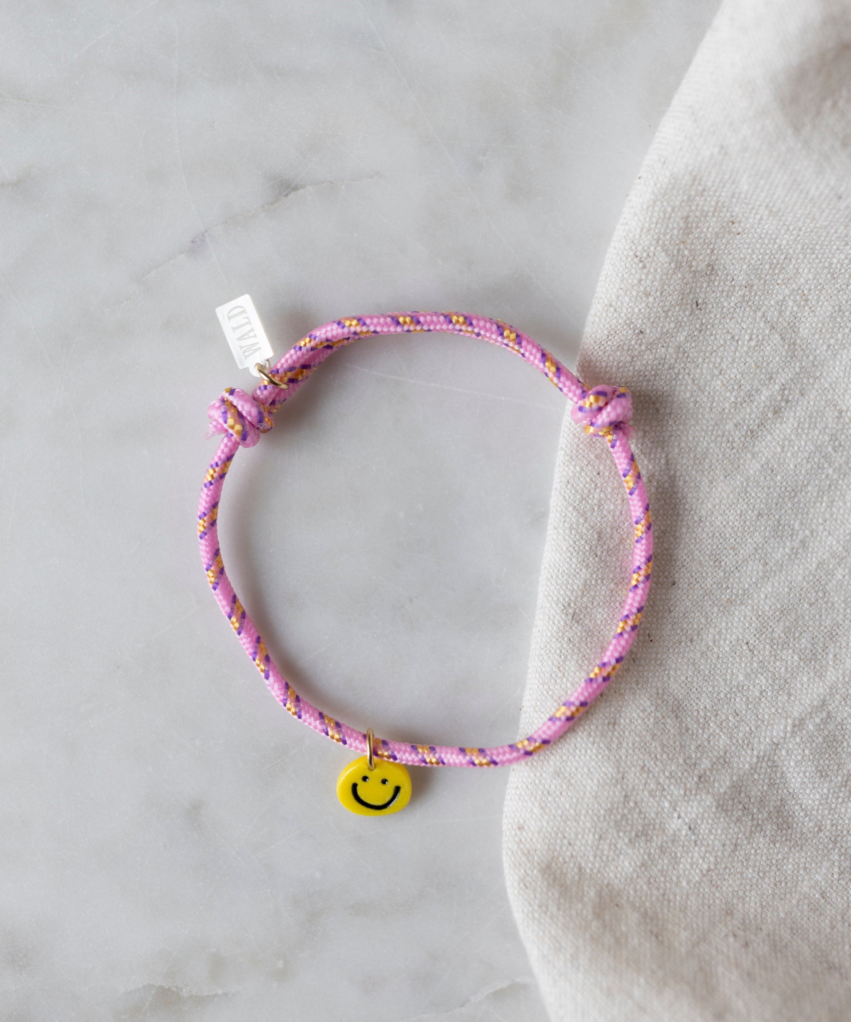 wald-berlin-smilie-dude-pink-friendship-bracelet-handgemachtes-freundschaftsarmb image 2