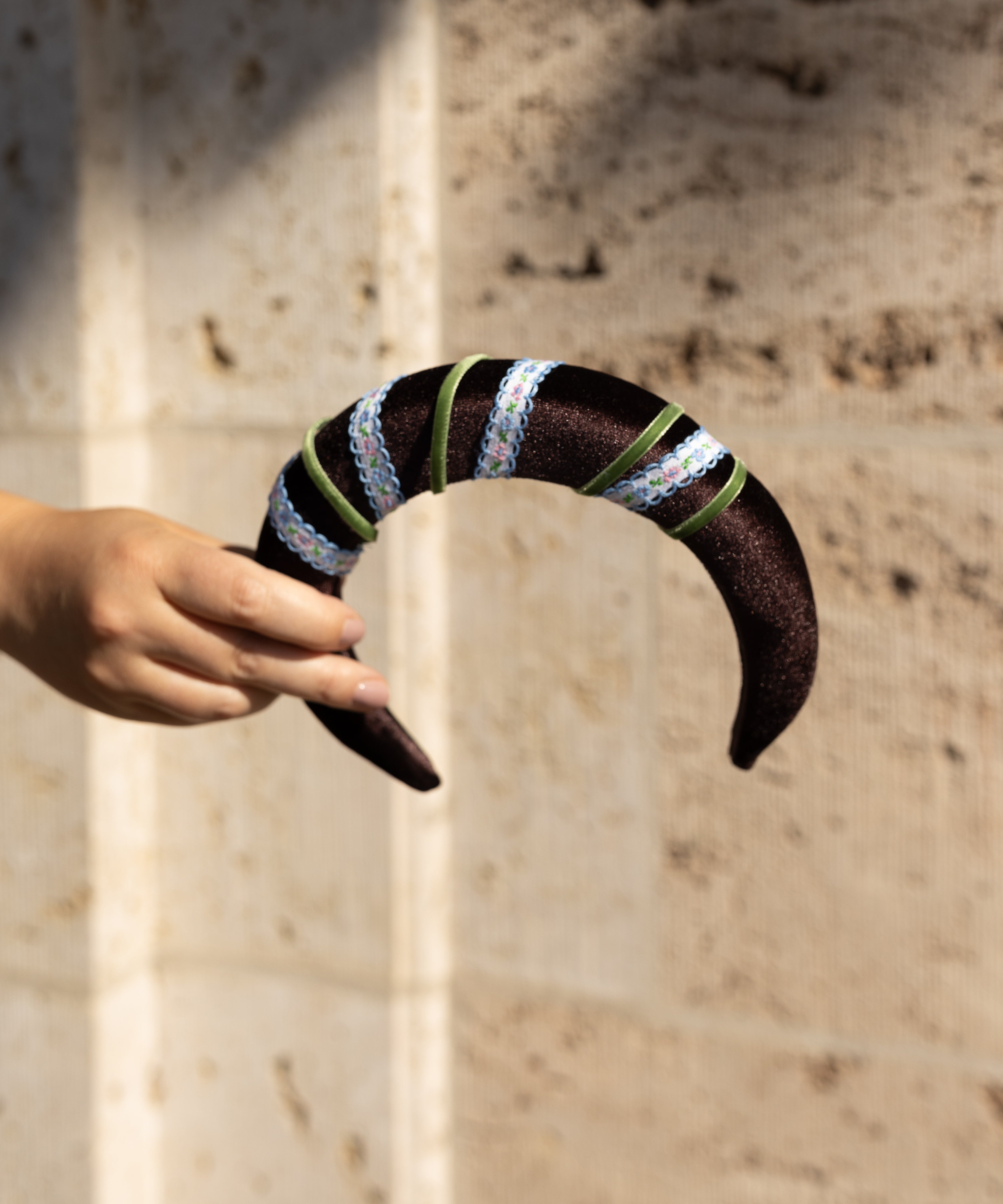 wald-berlin-headband-swirl-dark-brown-samt-haarreif-wiesn-sample-sale image 1