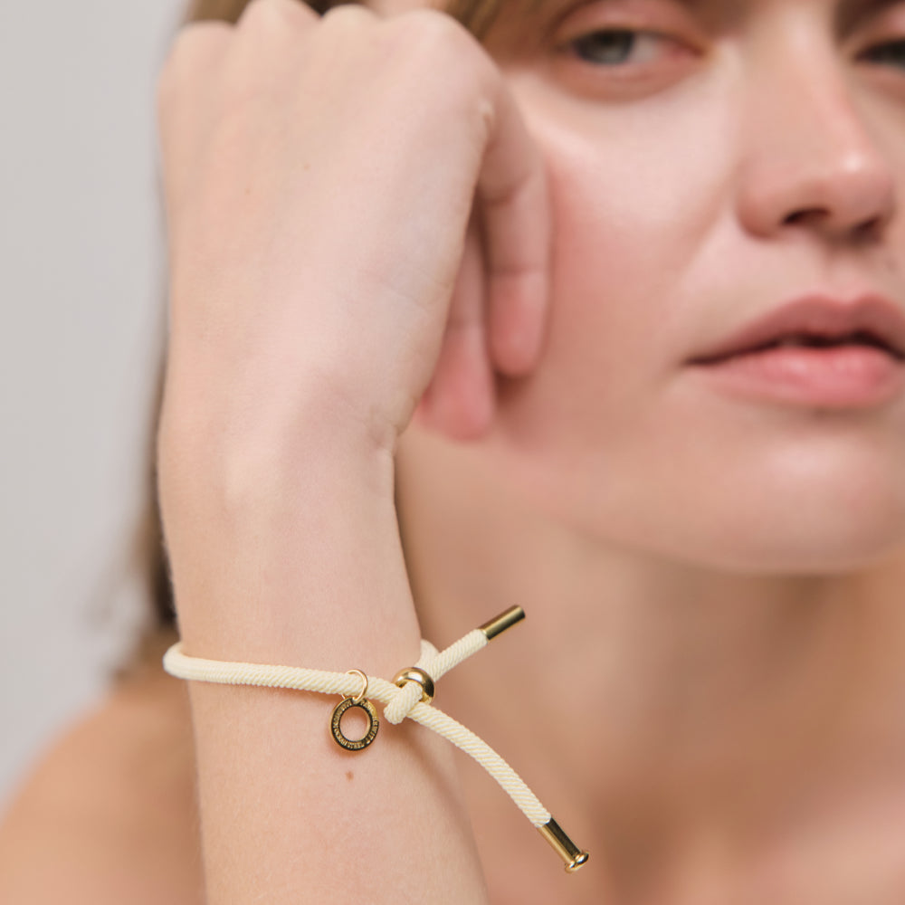 paul-hewitt-vitamin-sea-armband-gold-off-white-perlenarmband image 2
