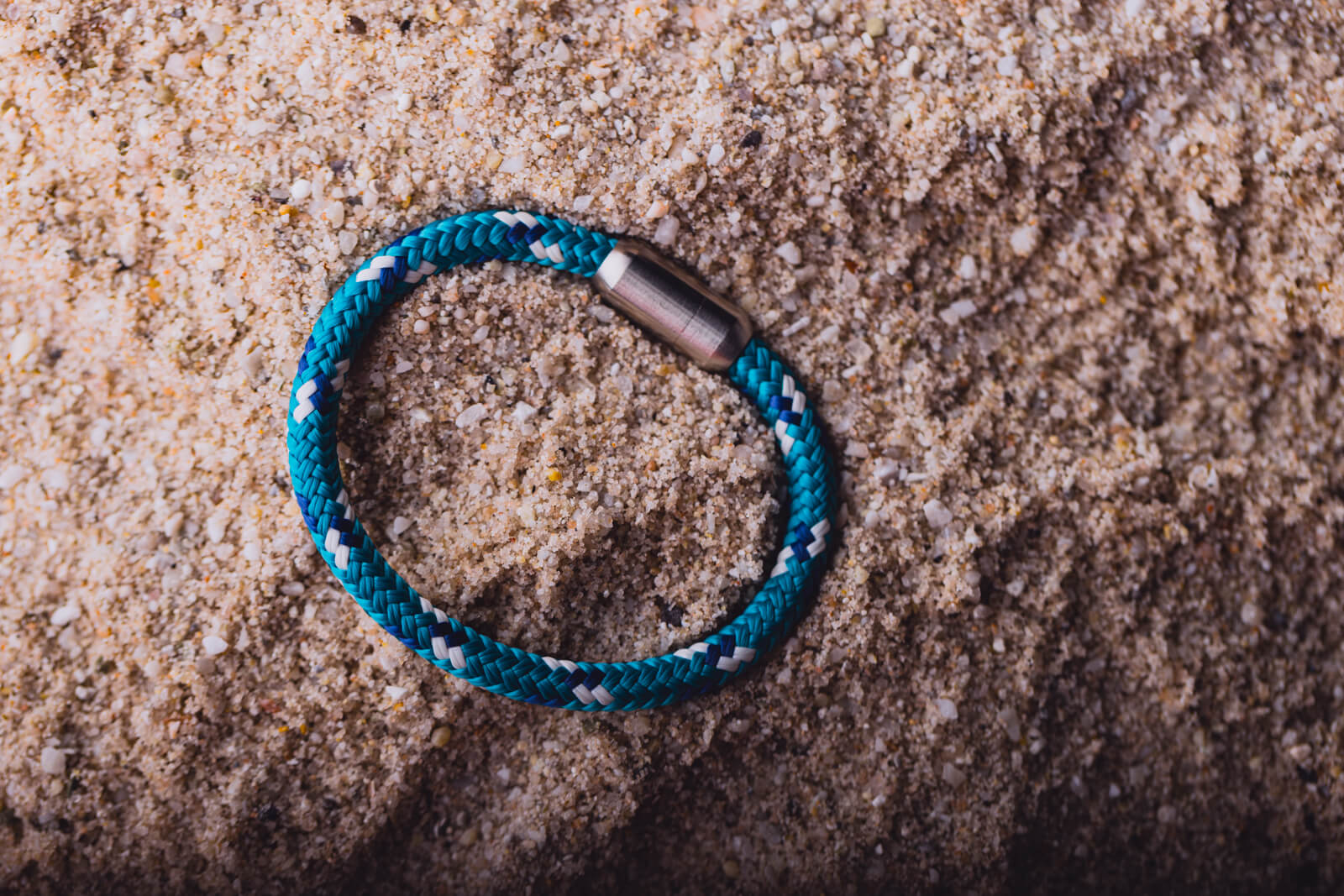 fischers-fritze-krabbe-arielle-segeltau-armband-aquamarin-ozeanblau-weiss image 5