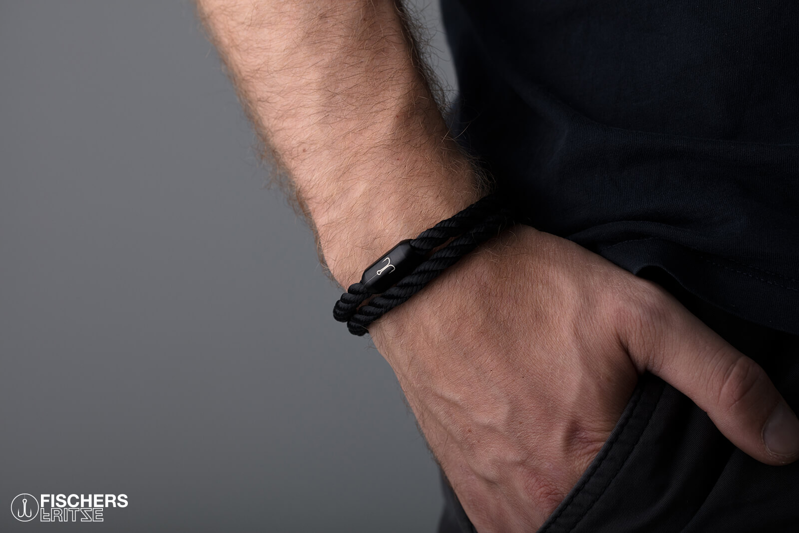 fischers-fritze-torpedogarnele-adam-segeltau-armband-schwarz-gedreht image 6