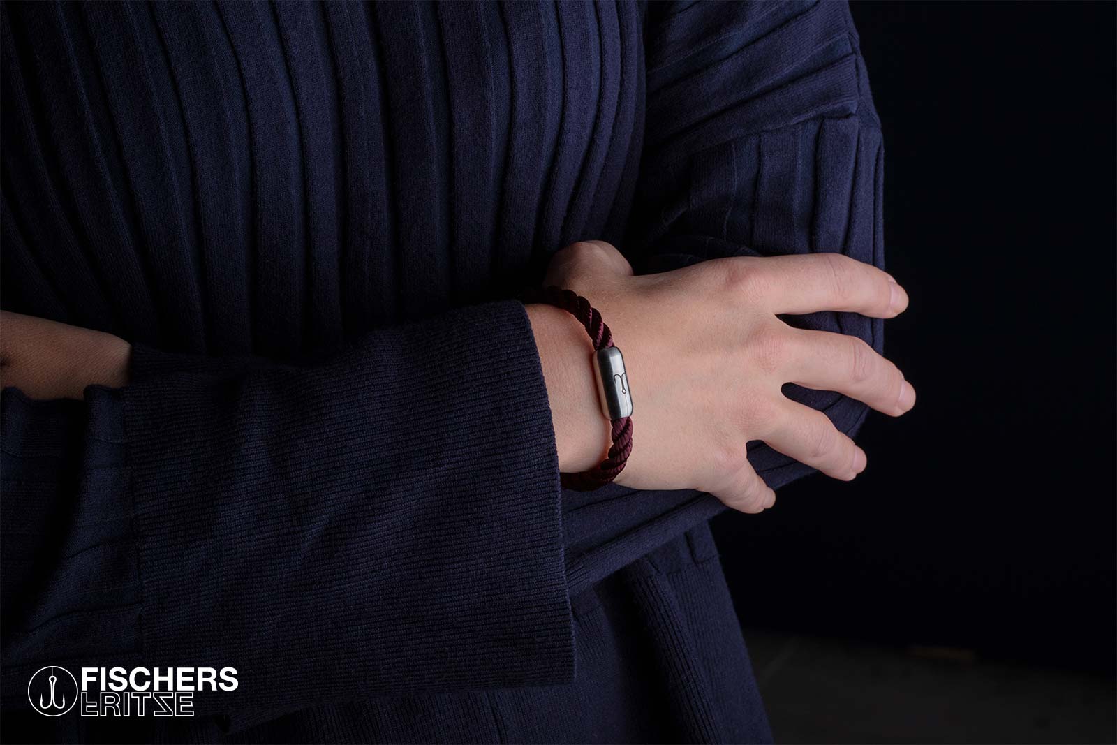 fischers-fritze-krabbe-berta-segeltau-armband-dunkelrot-gedreht image 2