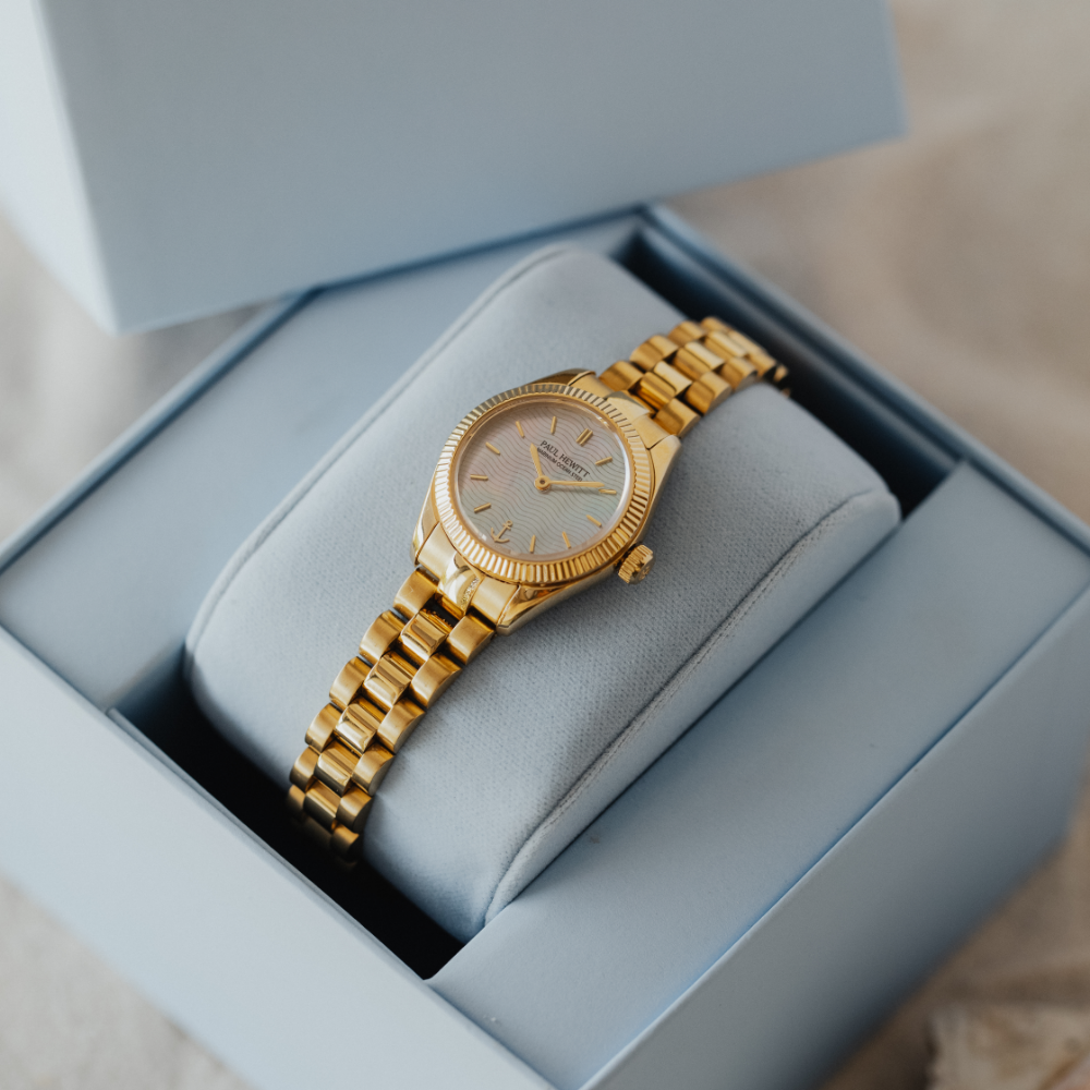paul-hewitt-petit-soleil-round-uhr-gold-pearl image 4