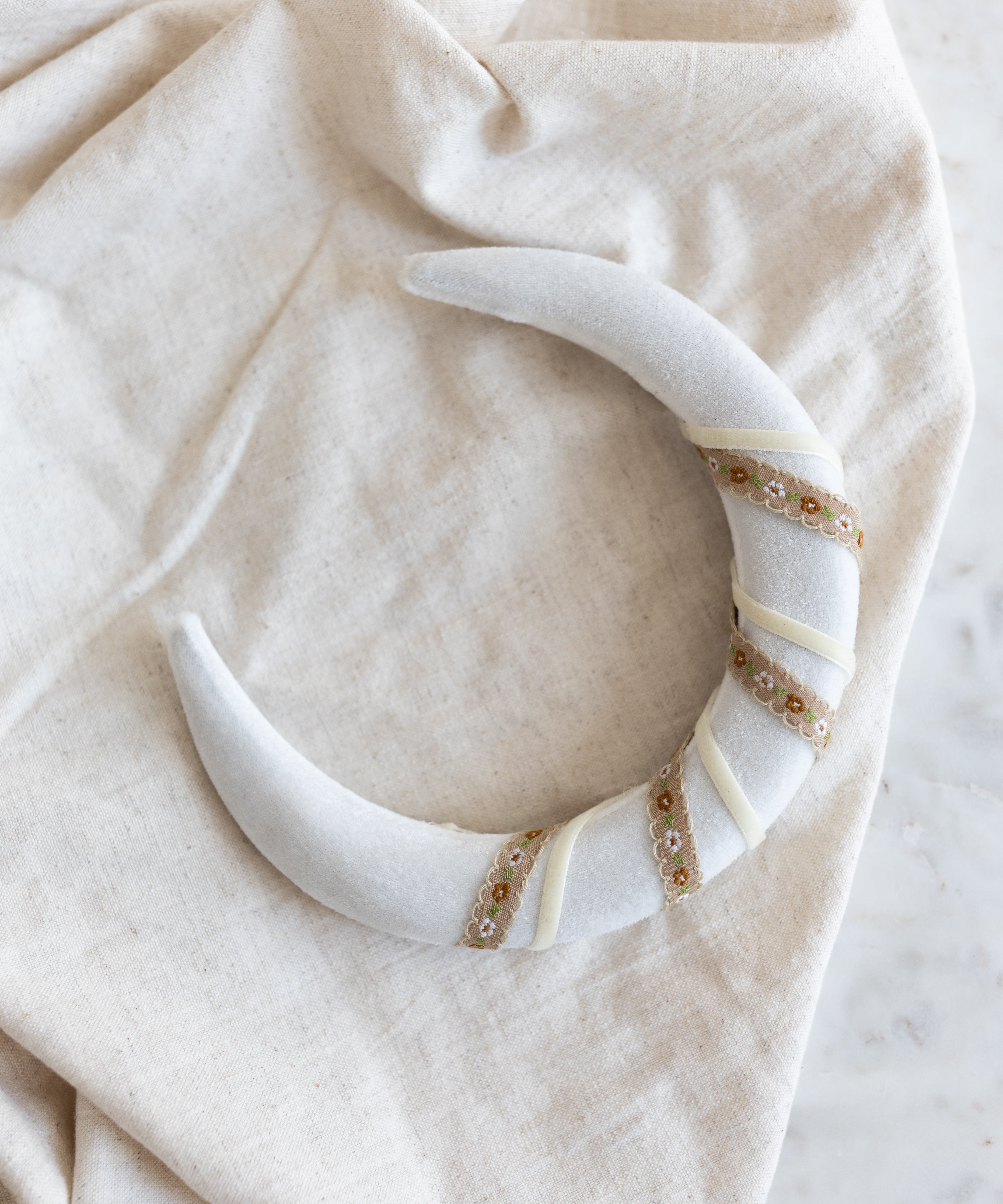 wald-berlin-headband-swirl-white-samt-haarreif-one-size image 2
