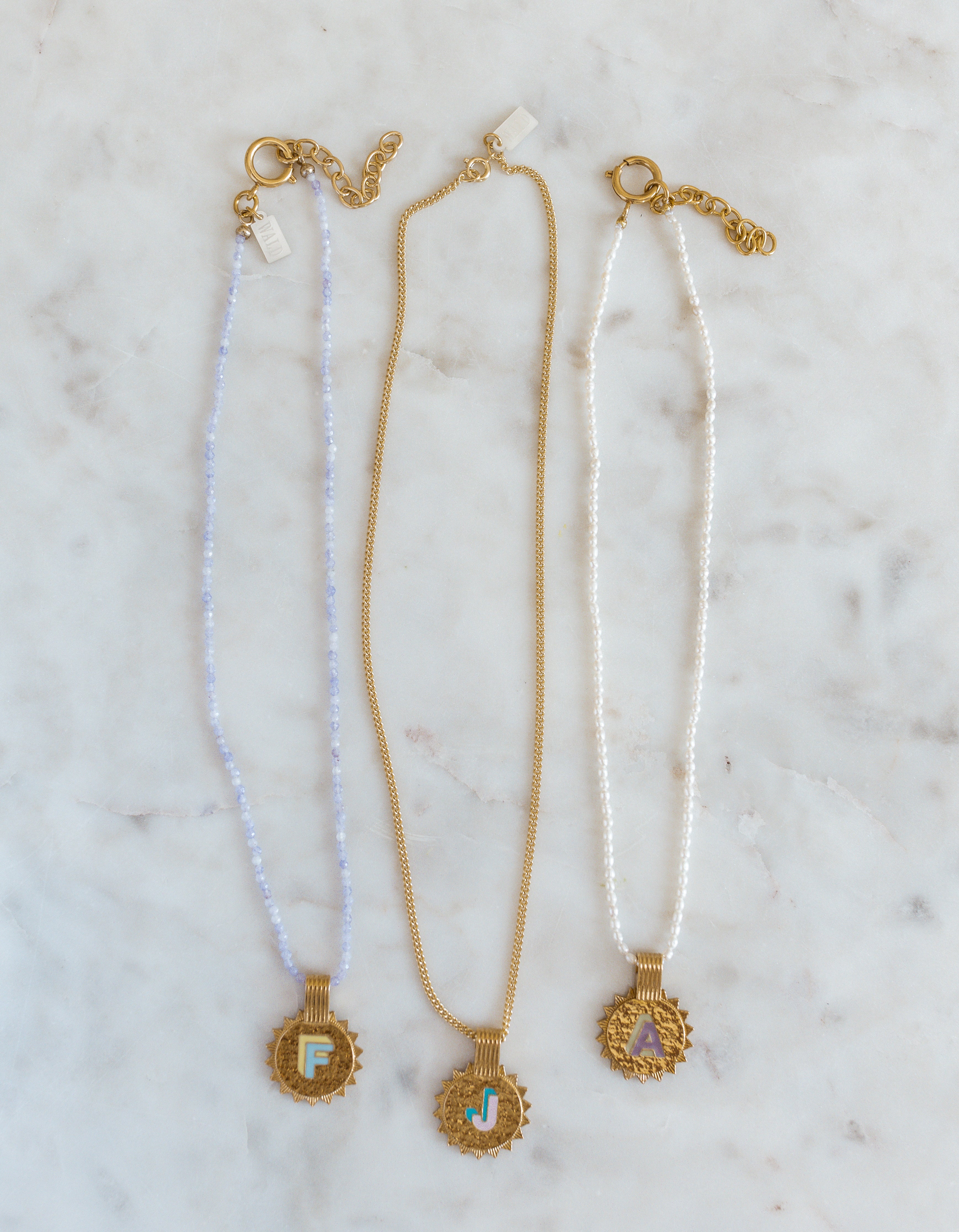 wald-berlin-say-my-name-gold-necklace-initialen-kette image 4