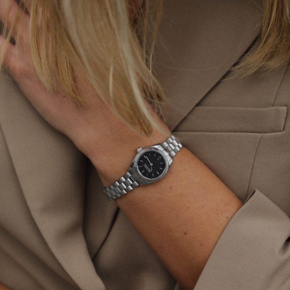 paul-hewitt-petit-soleil-round-silber-schwarz-damen-solaruhr image 2