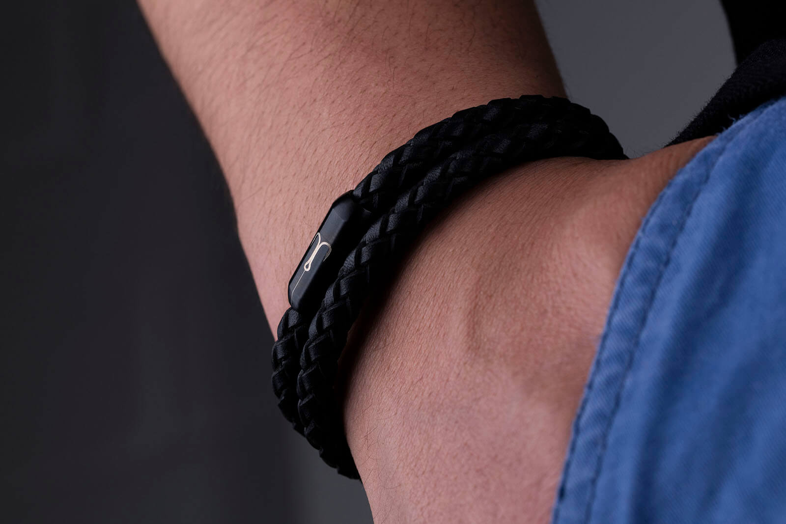 fischers-fritze-torpedogarnele-francisco-armband-schwarzes-geflochtenes-rindsled image 2