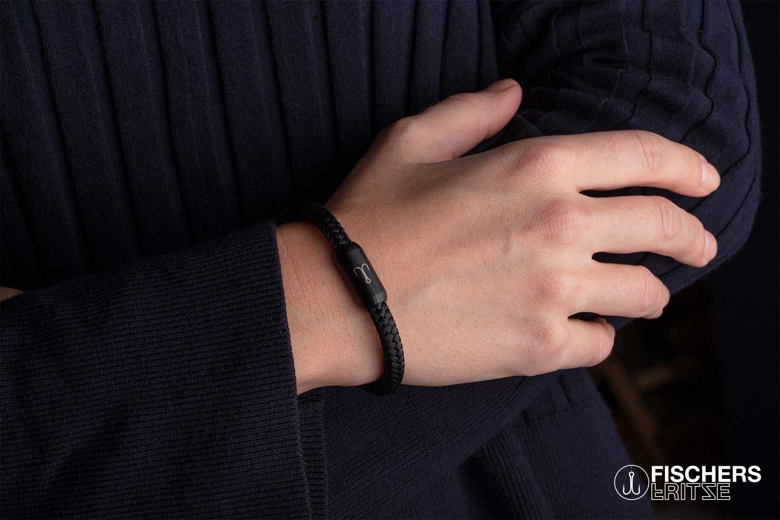 fischers-fritze-torpedokrabbe-karla-segeltau-armband-schwarz-6mm image 2