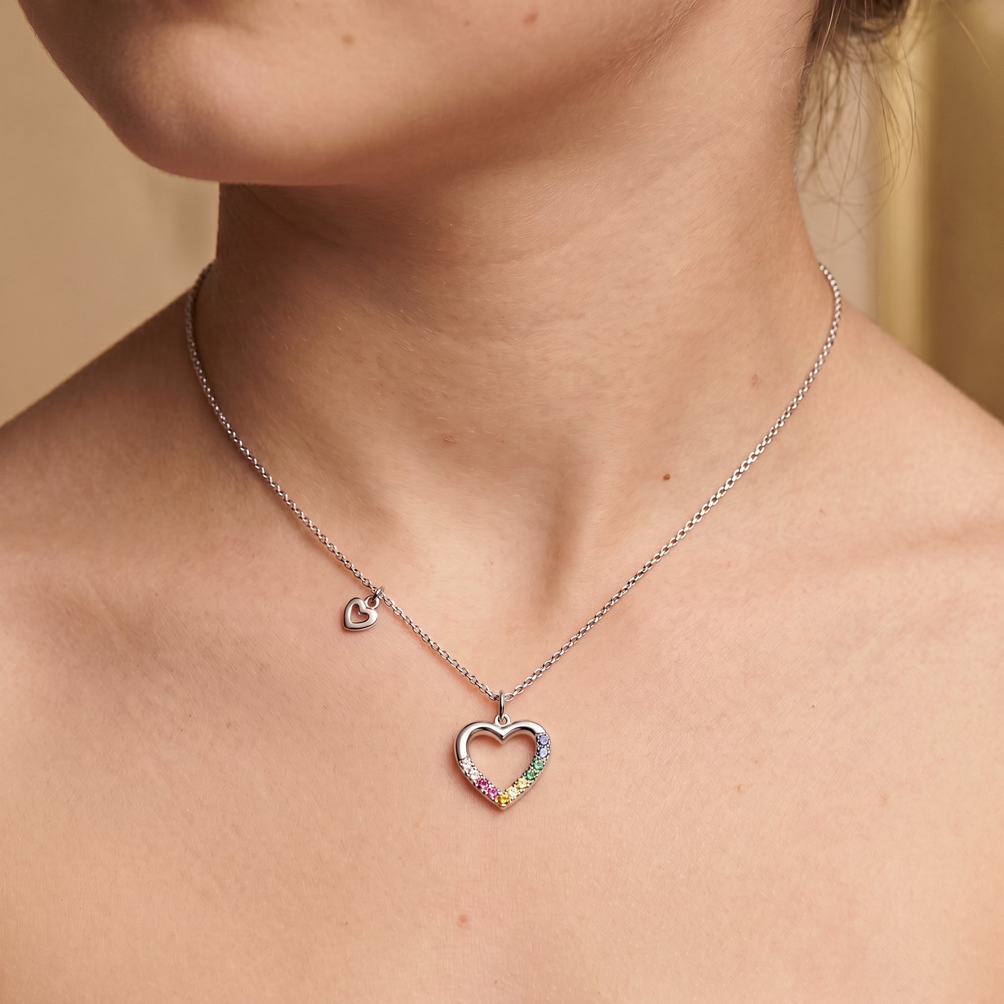 engelsrufer-kinder-halskette-edelstahl-herz-mit-zirkonia-multicolor image 2