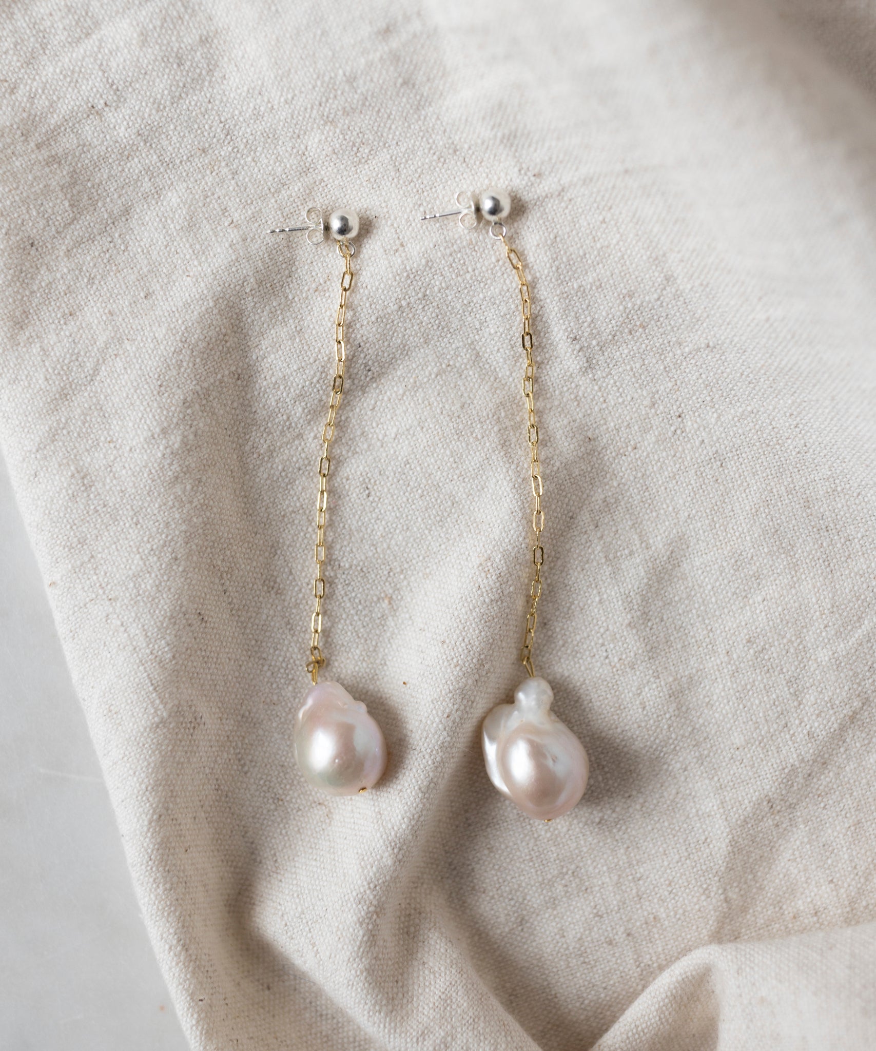 wald-berlin-happy-holidays-pearl-drop-earrings-perlen-ohrringe image 4