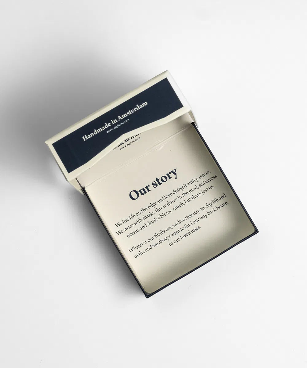pig-hen-single-giftbox-geschenkbox-navy-unisex image 4