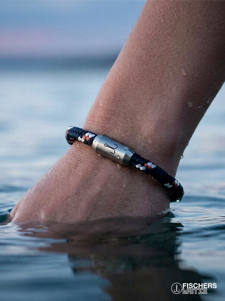 fischers-fritze-krabbe-klara-segeltau-armband-marineblau-rosa-wei-6mm image 2