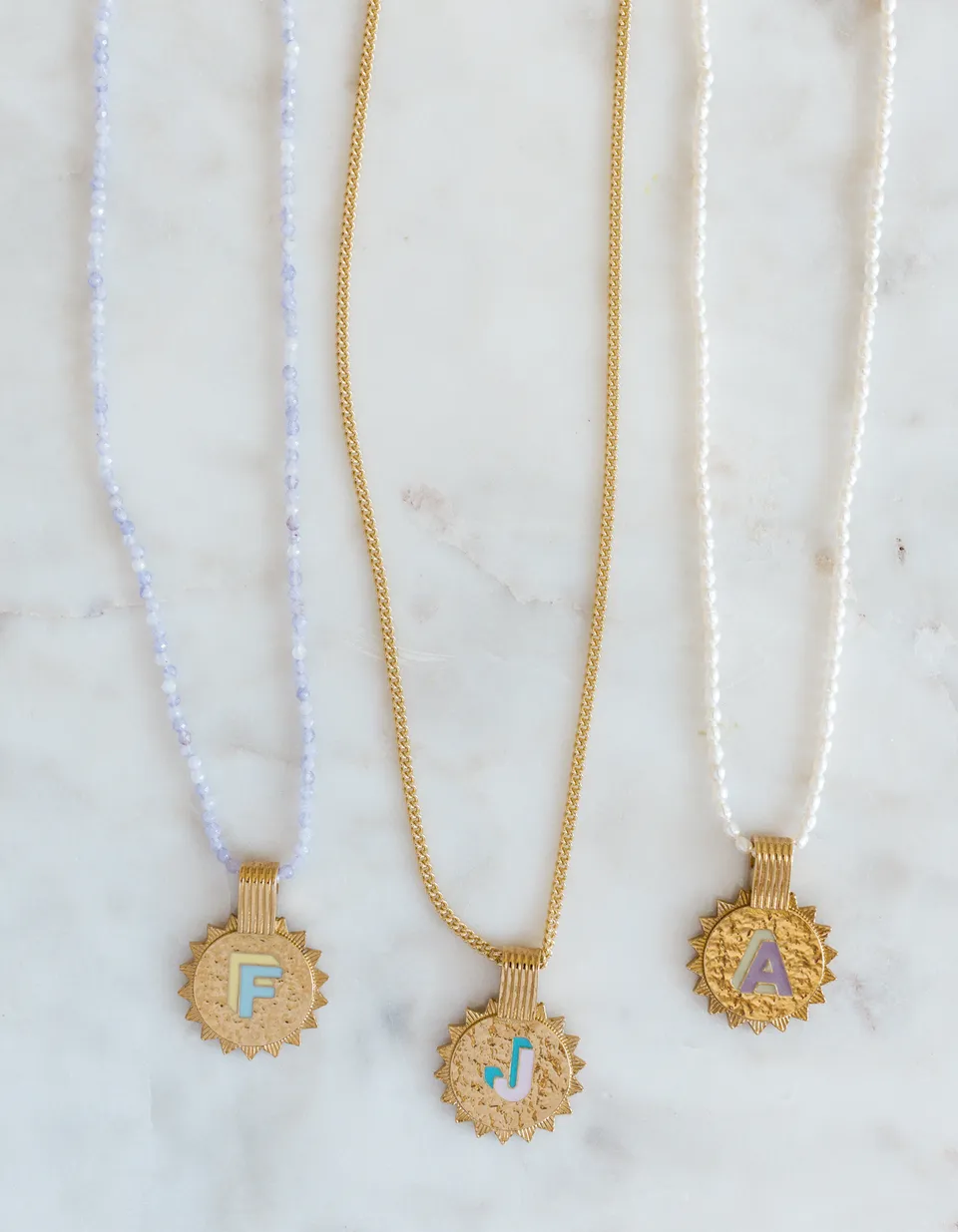 wald-berlin-say-my-name-gold-necklace-initialen-kette image 1