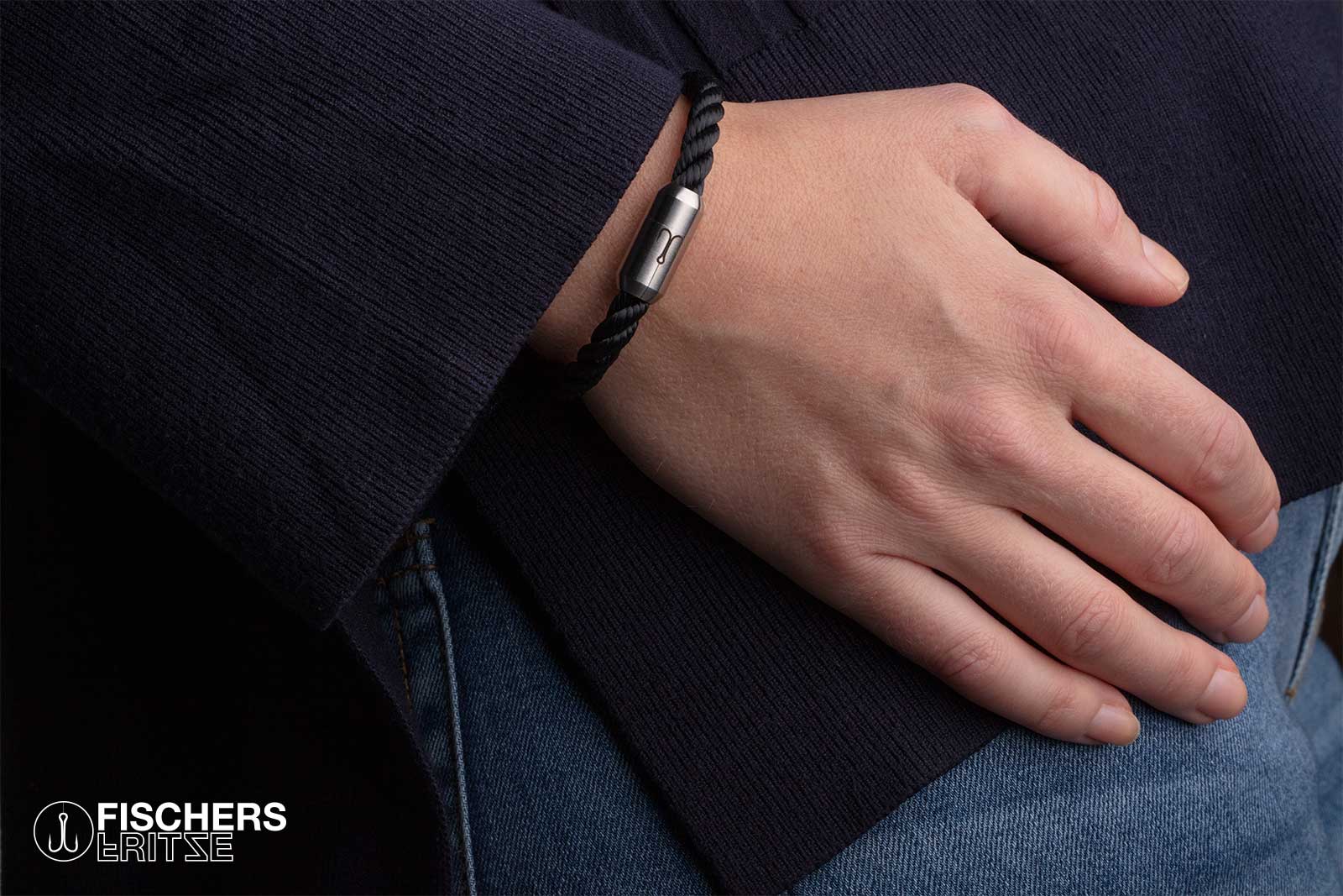 fischers-fritze-krabbe-otti-segeltau-armband-schwarz-gedreht image 2