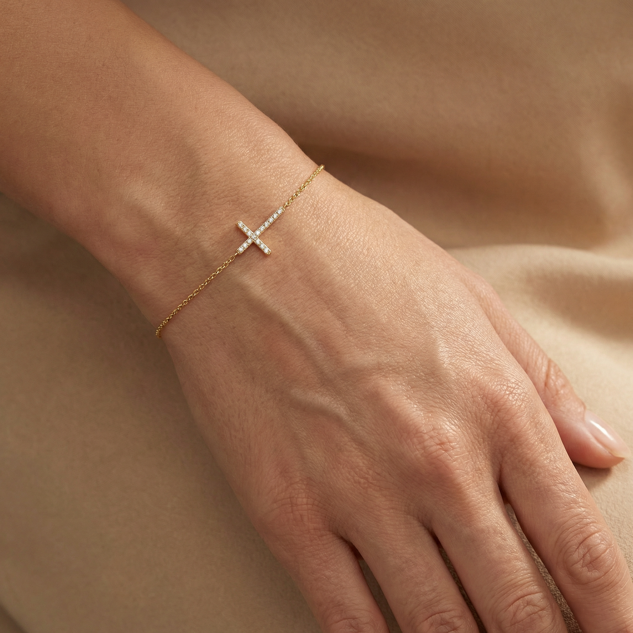engelsrufer-armband-925er-silber-kreuz-gold-mit-zirkonia image 2