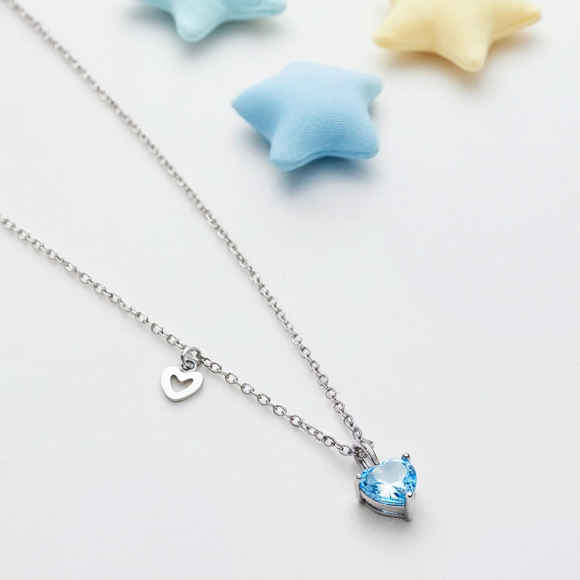 engelsrufer-kinder-halskette-edelstahl-herz-mit-zirkonia-blau image 2