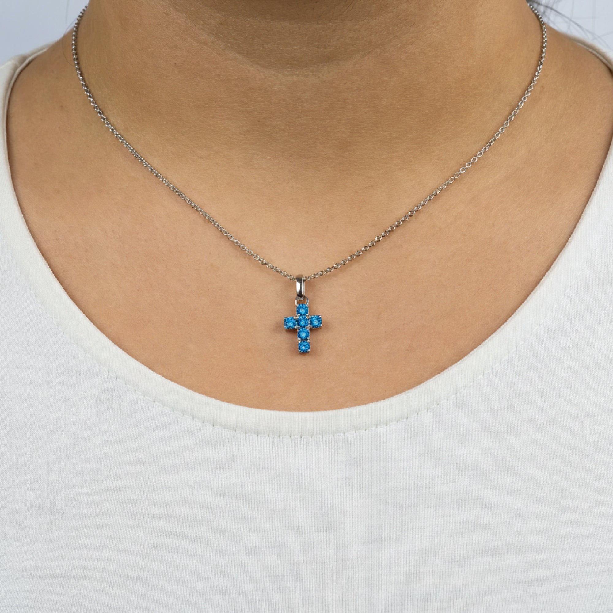 engelsrufer-kreuz-halskette-925er-silber-mit-zirkonia-blau image 2