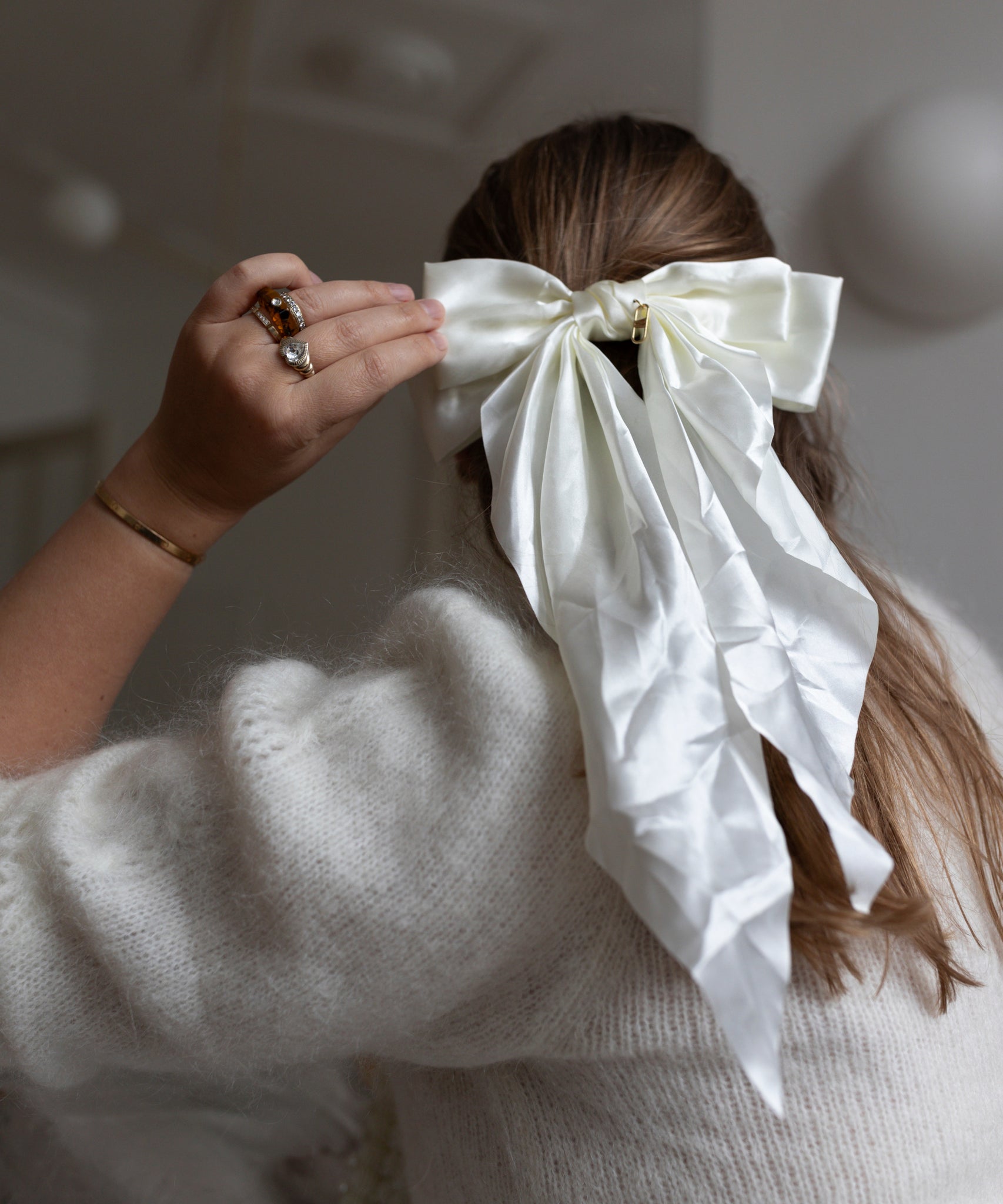 wald-berlin-happy-holidays-cream-hair-bow-festliche-haarschleife-10-cm image 2