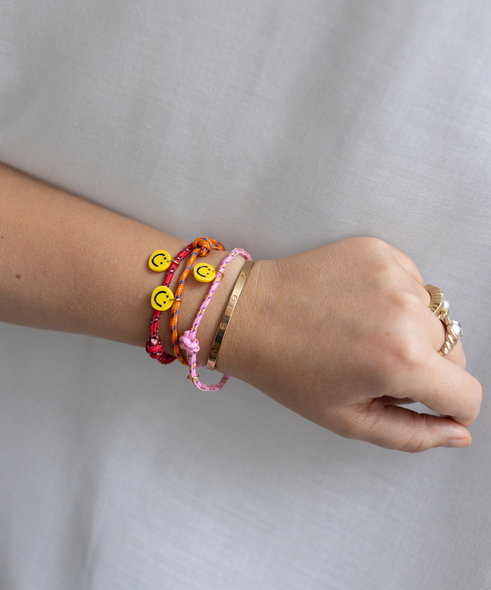 wald-berlin-smilie-dude-red-friendship-bracelet-freundschaftsarmband-rot image 1